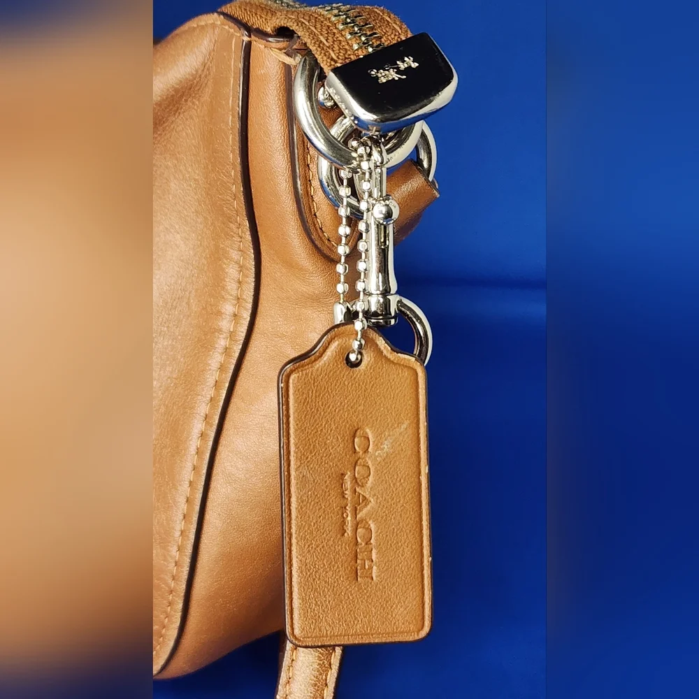 Coach Chelsea Distressed Tan Leather Shoulder Bag - Picture 4 of 14